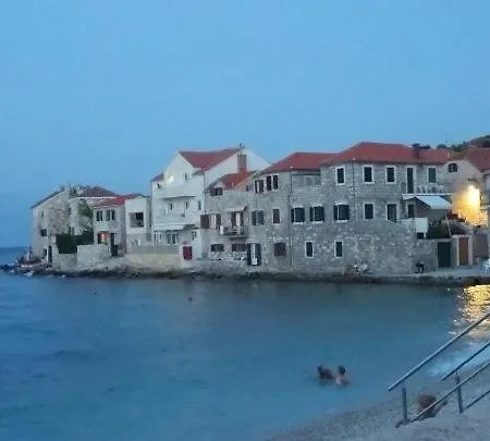 Apartment By The Sea